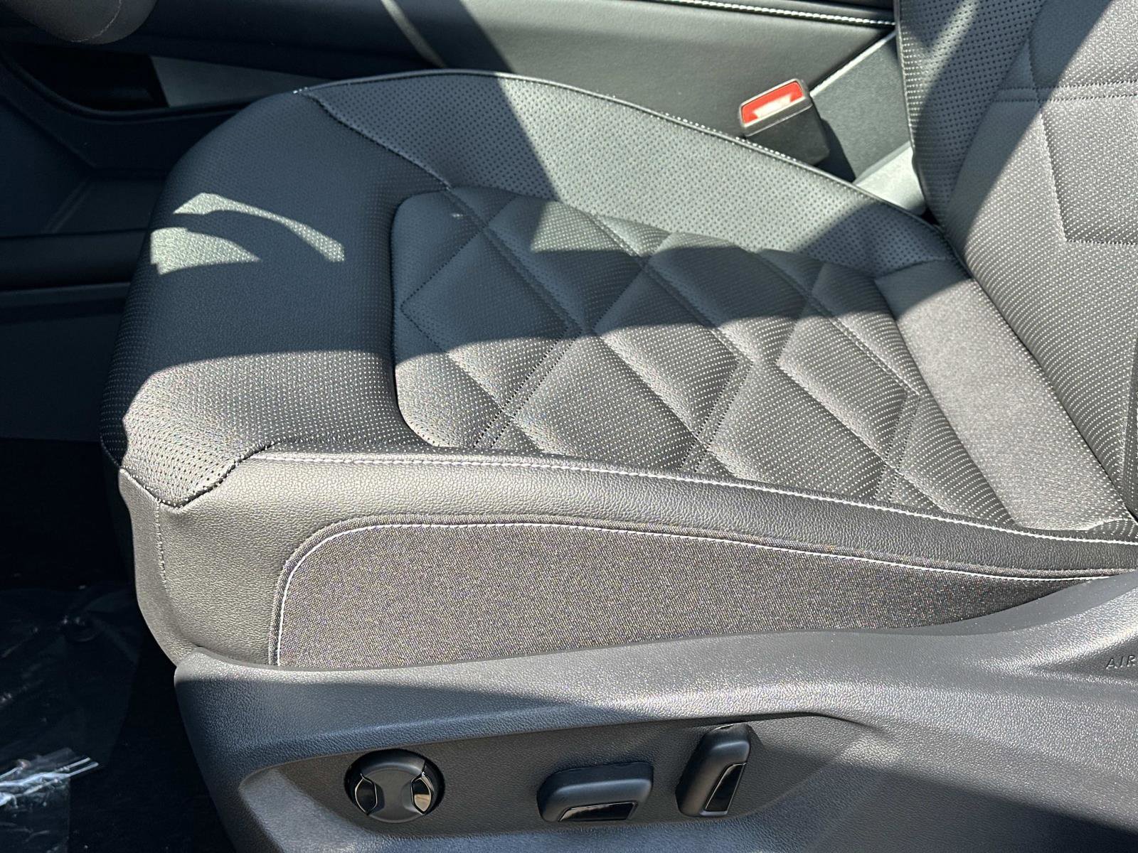 New 2026 Volkswagen Atlas SE image 18