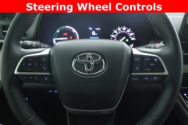 Used 2022 Toyota Sienna XLE image 22
