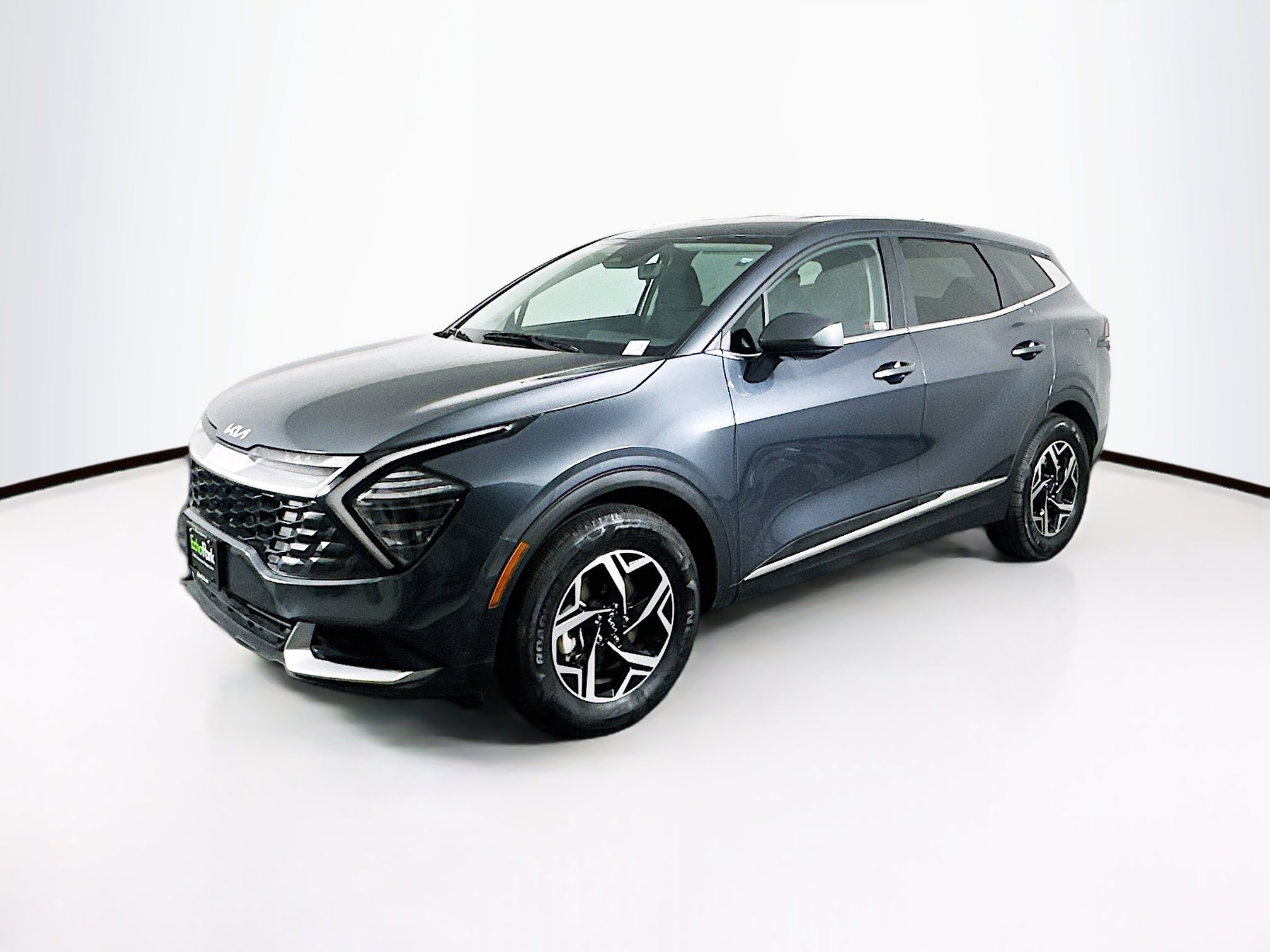 Used 2024 Kia Sportage LX image 3