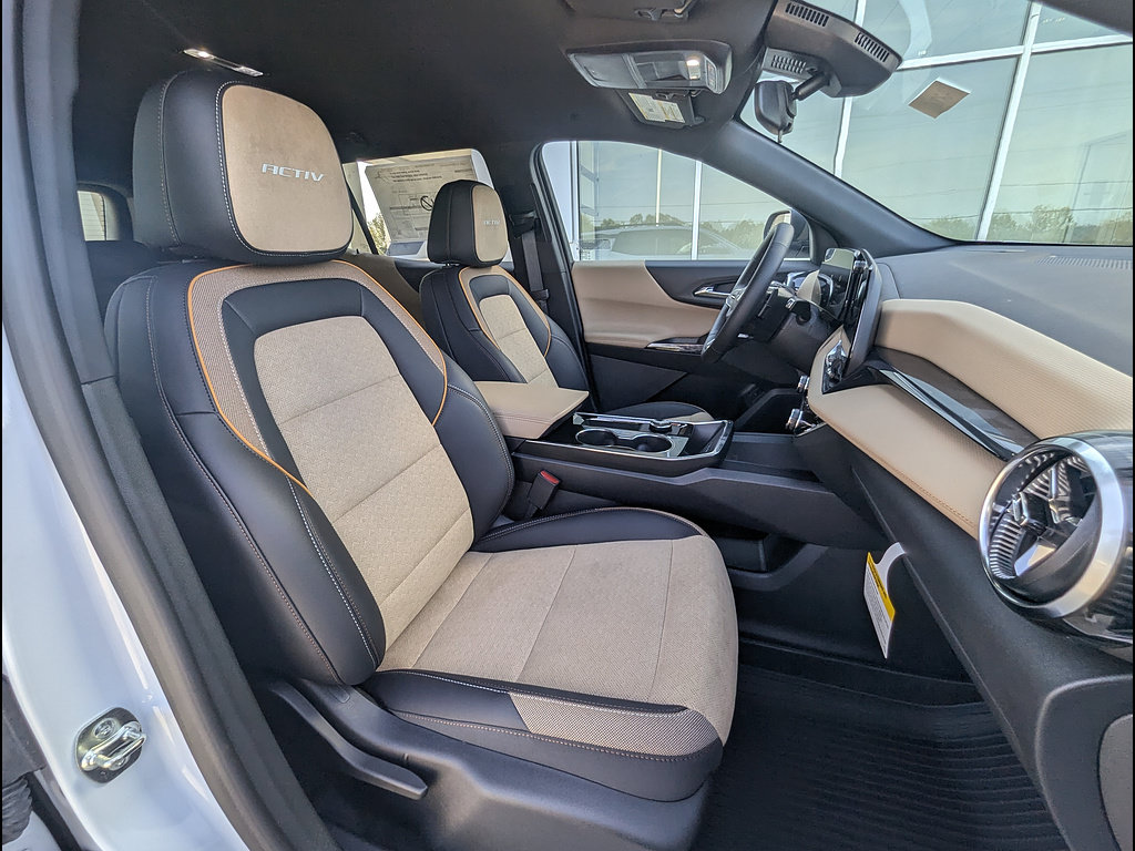 Used 2027 Chevrolet Equinox ACTIV w/ LPO, Floor Liner Package AWD/4WD image 13