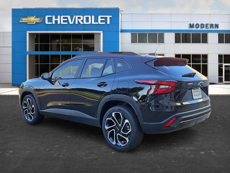 New 2026 Chevrolet Trax RS w/ Sunroof Package FWD image 3