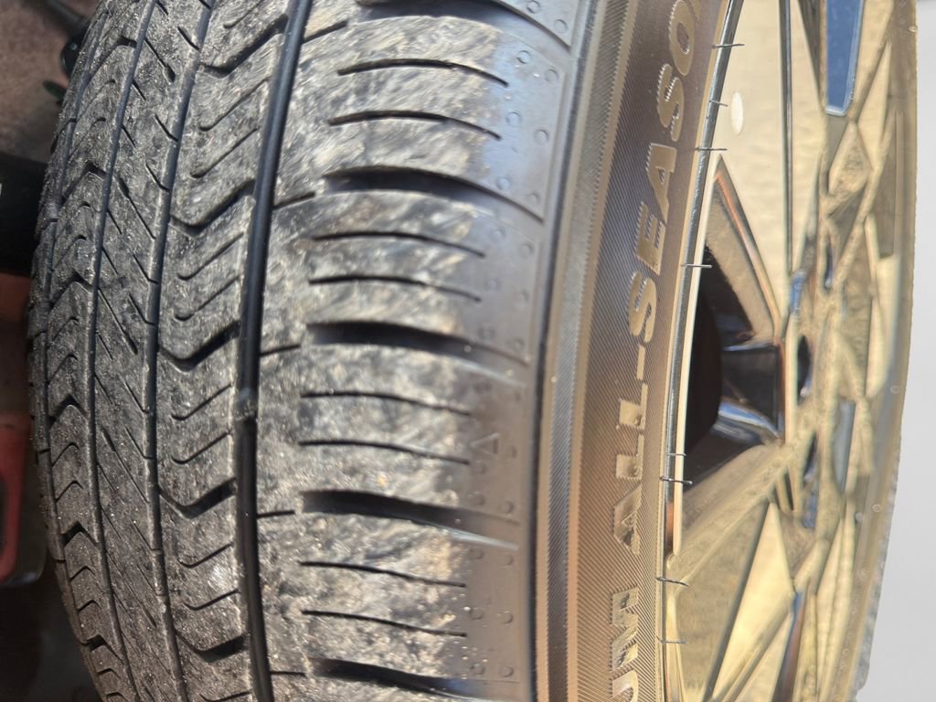 Used 2025 Hyundai Kona SEL image 19