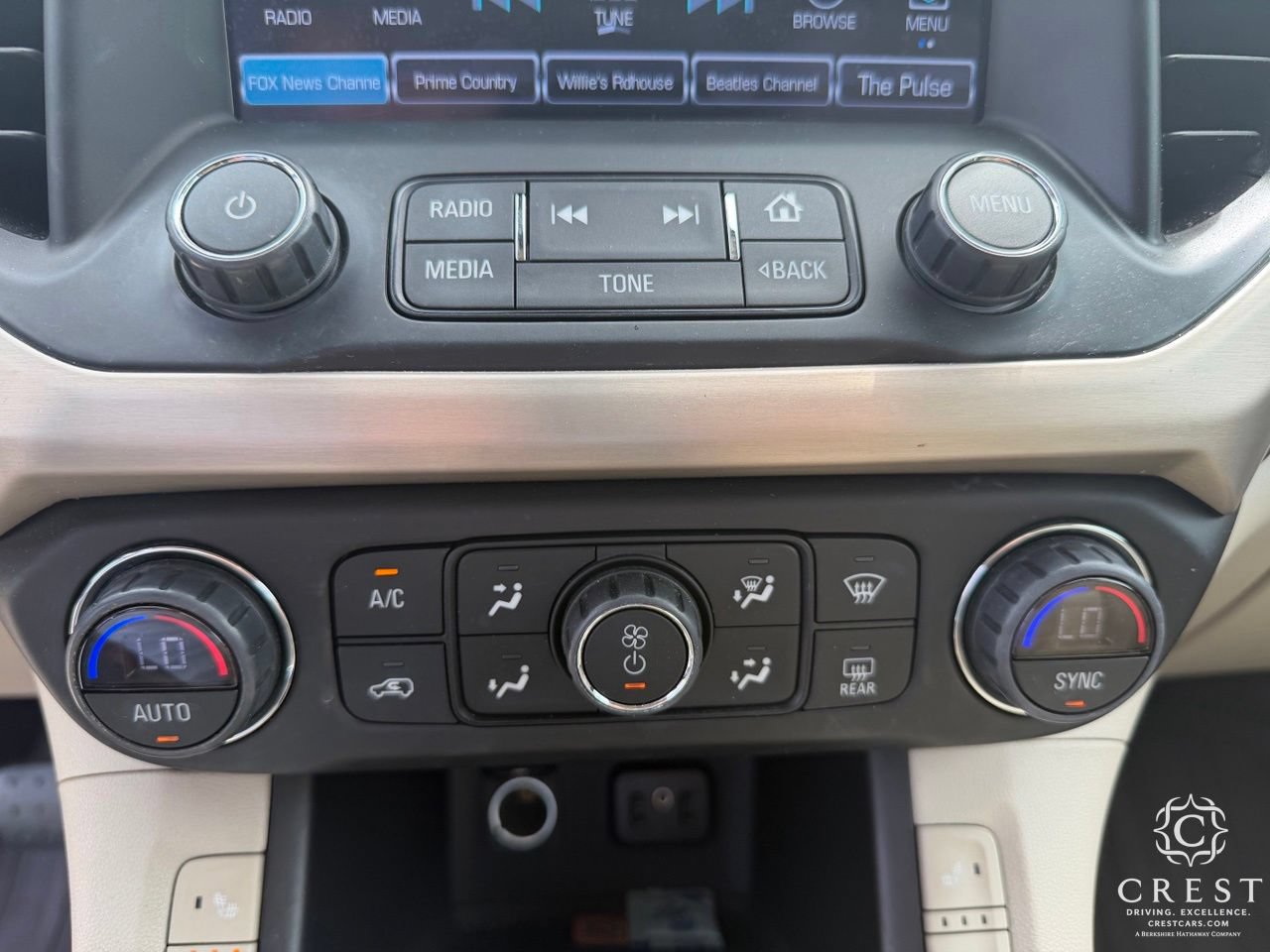 Used 2019 GMC Acadia Denali w/ Technology Package FWD image 21