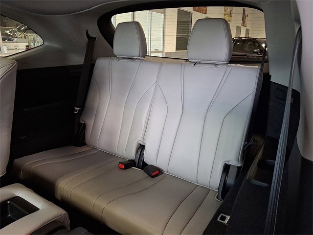 Used 2023 Acura MDX SH-AWD w/ Technology Package image 9