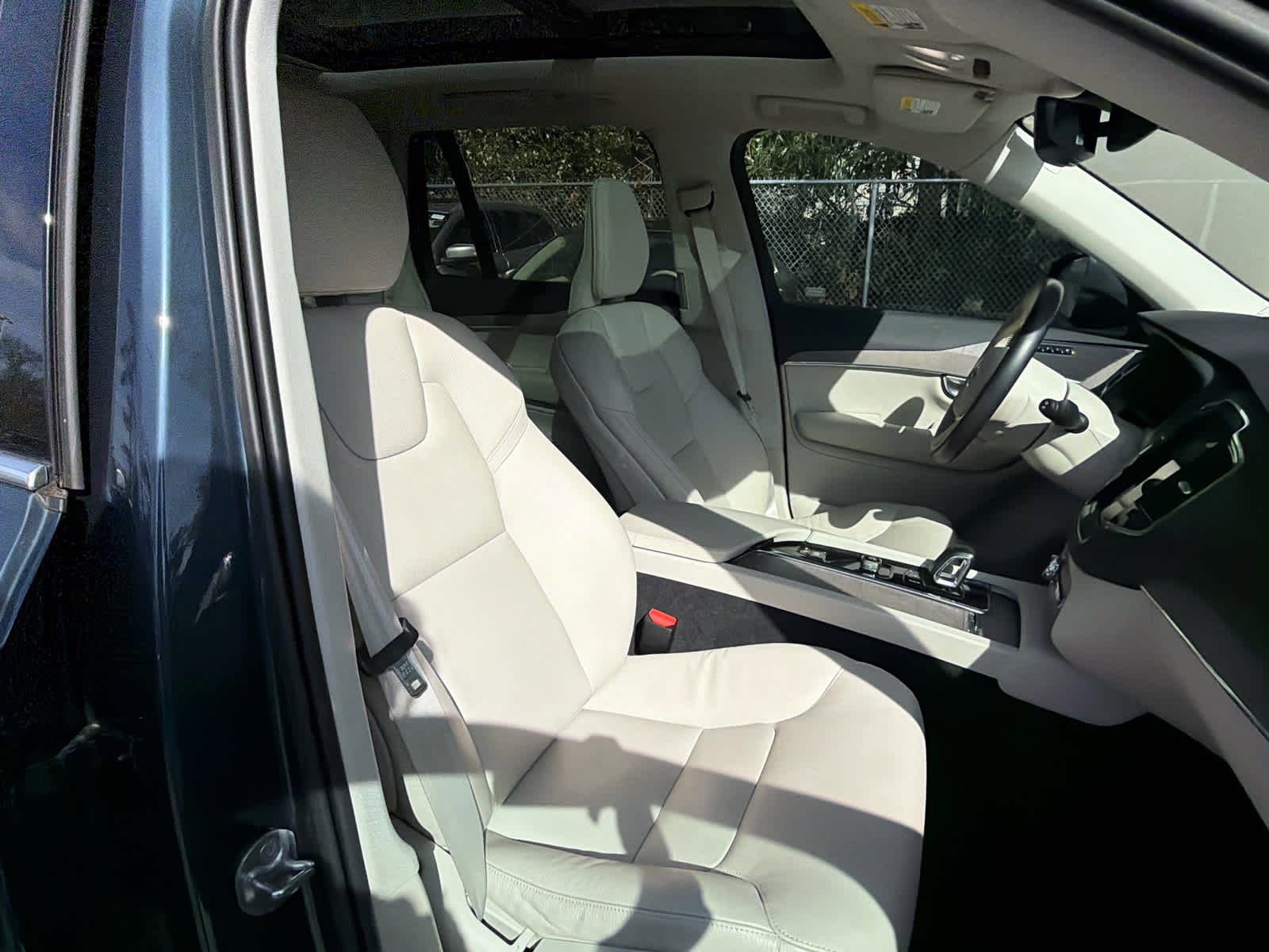 Certified 2023 Volvo XC90 B5 Plus w/ Protection Package Premier image 19