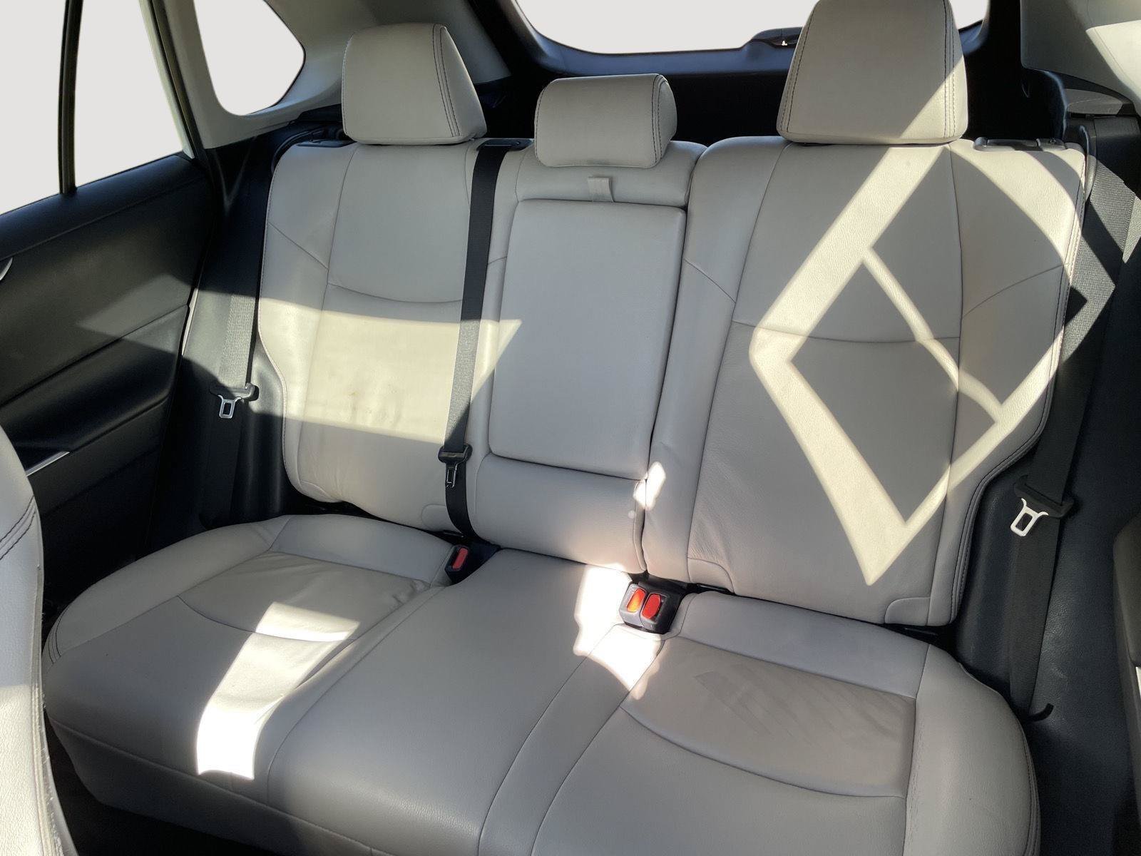 Used 2019 Toyota RAV4 XLE FWD image 5
