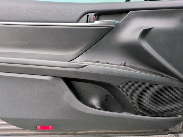 Used 2022 Toyota Camry SE FWD image 12