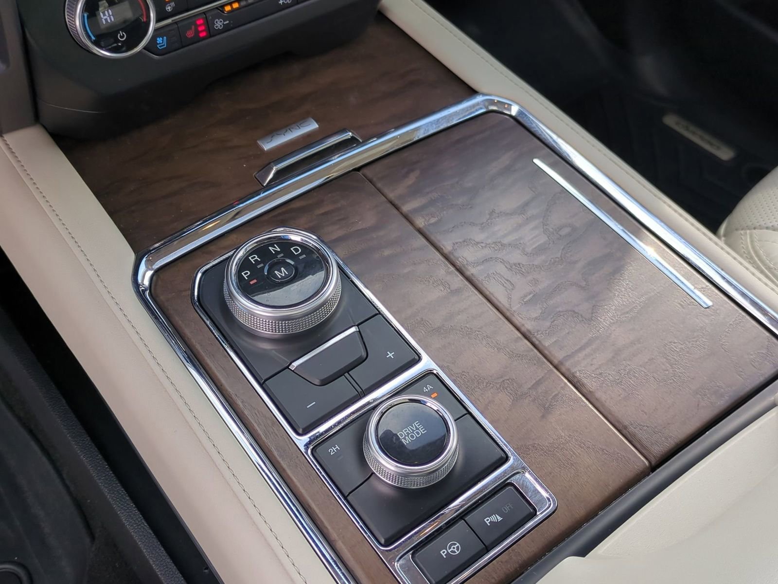 Used 2019 Ford Expedition Platinum image 38