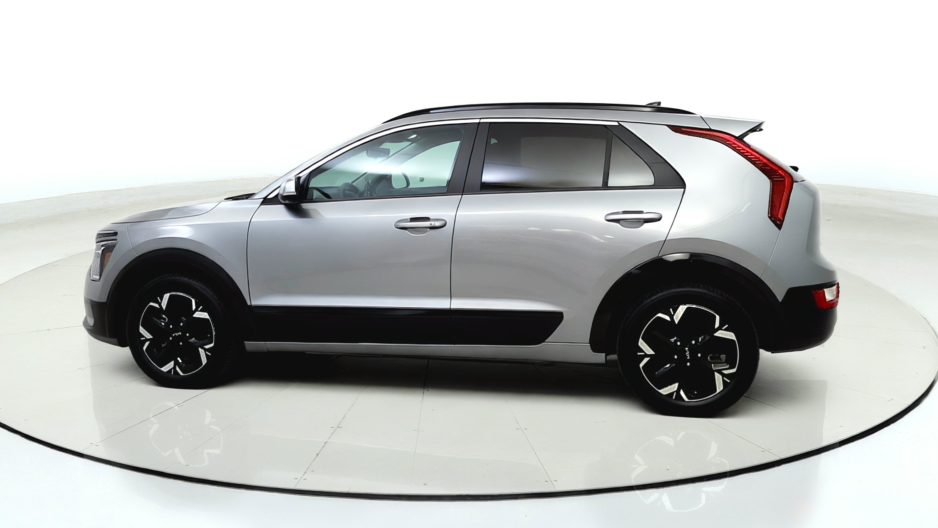 Used 2024 Kia Niro Wind FWD image 4