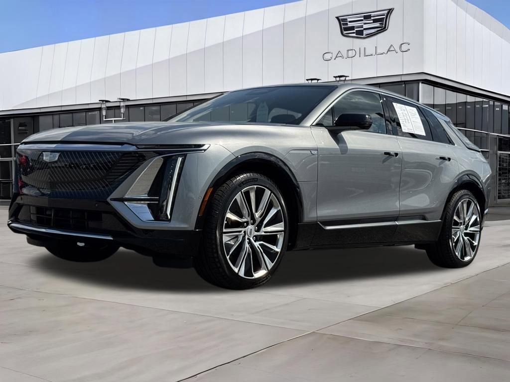 Certified 2025 Cadillac Lyriq Luxury w/ LPO, Floor Liner Package AWD/4WD image 5