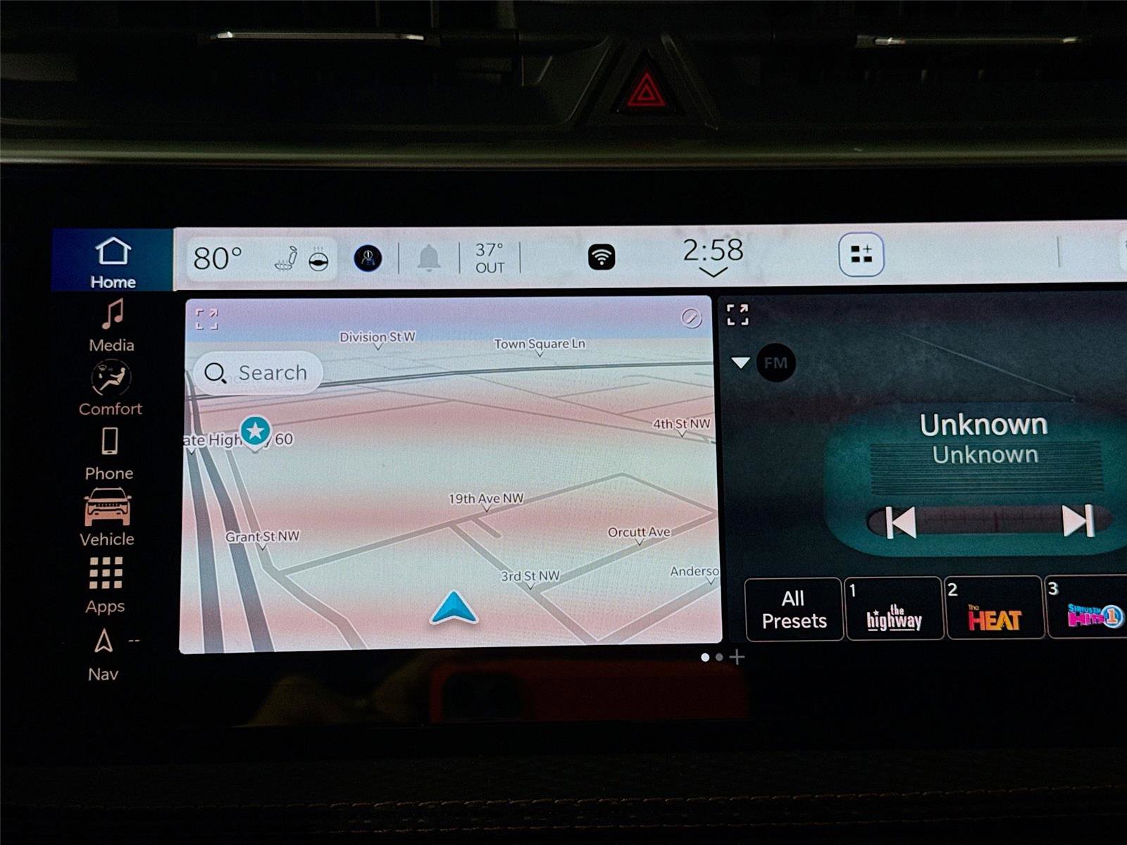 New 2026 Jeep Cherokee Overland w/ Trailer Tow Group image 10