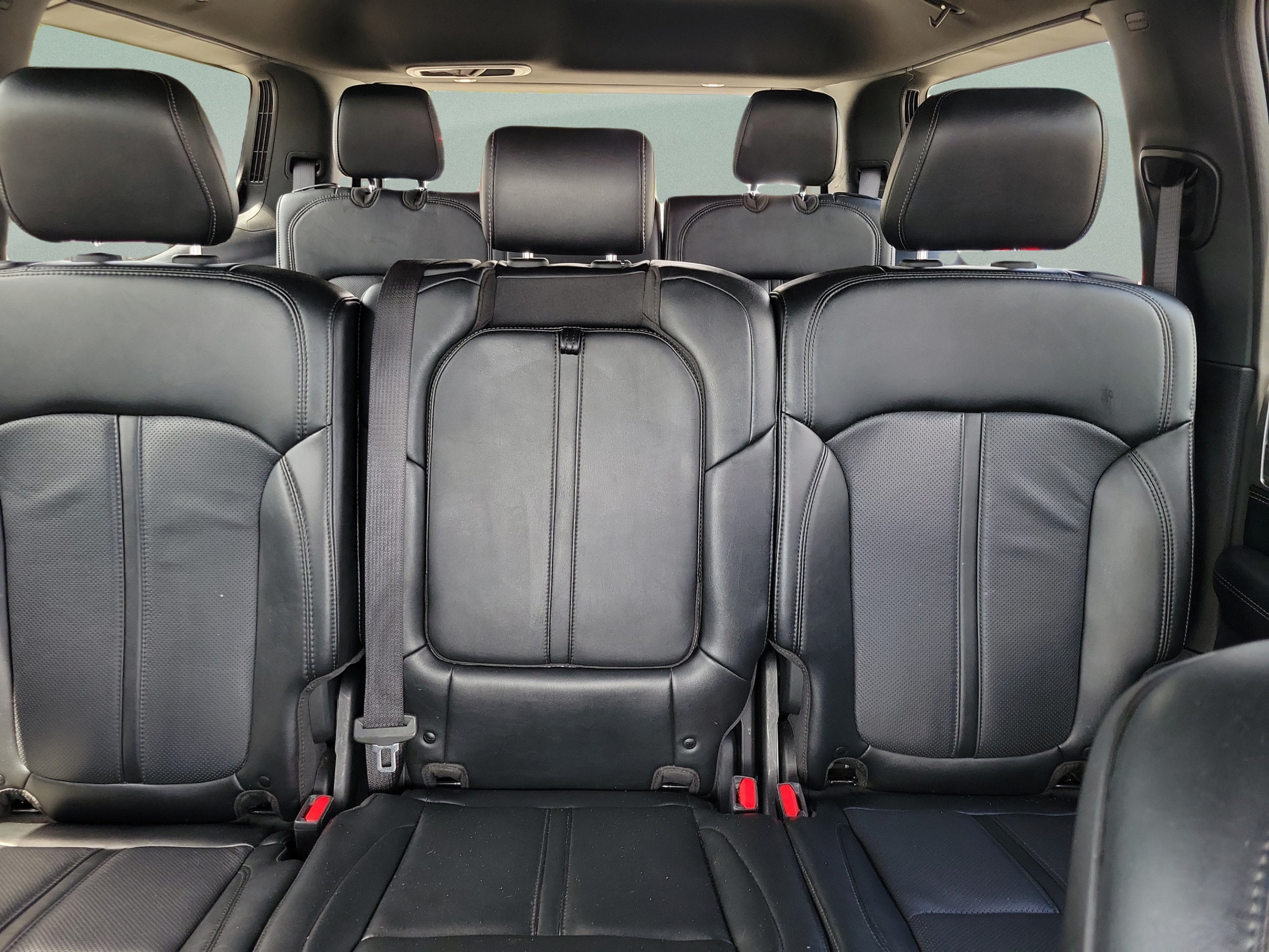 Used 2024 Jeep Wagoneer Series II w/ Flexible Seating Group RWD image 9