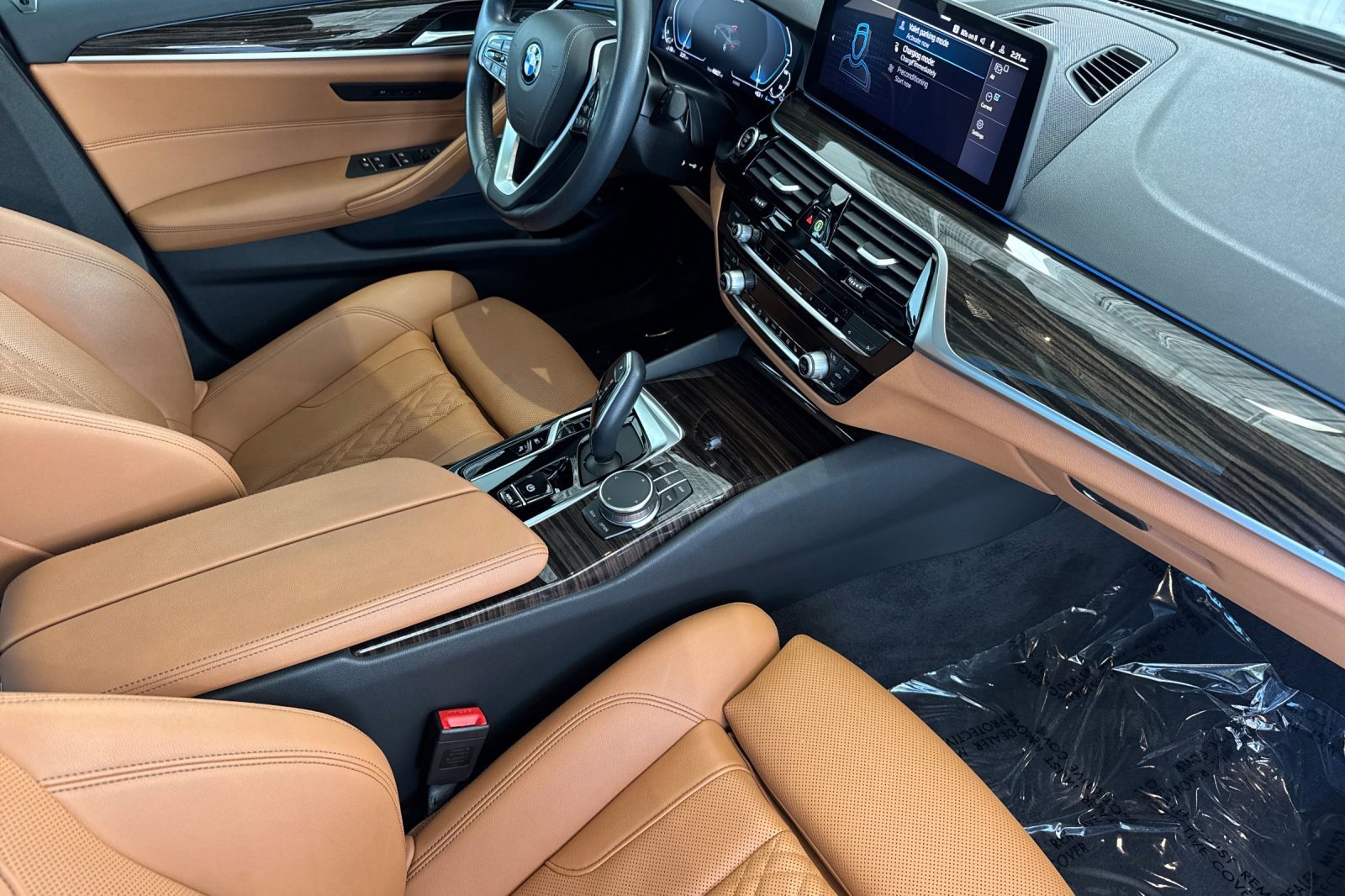 Used 2023 BMW 530e w/ Premium Package RWD image 19