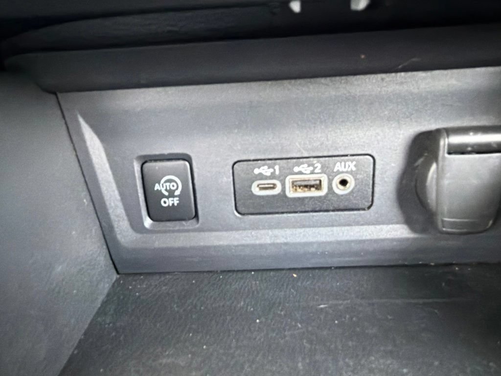 Used 2025 Nissan Sentra SV FWD image 23