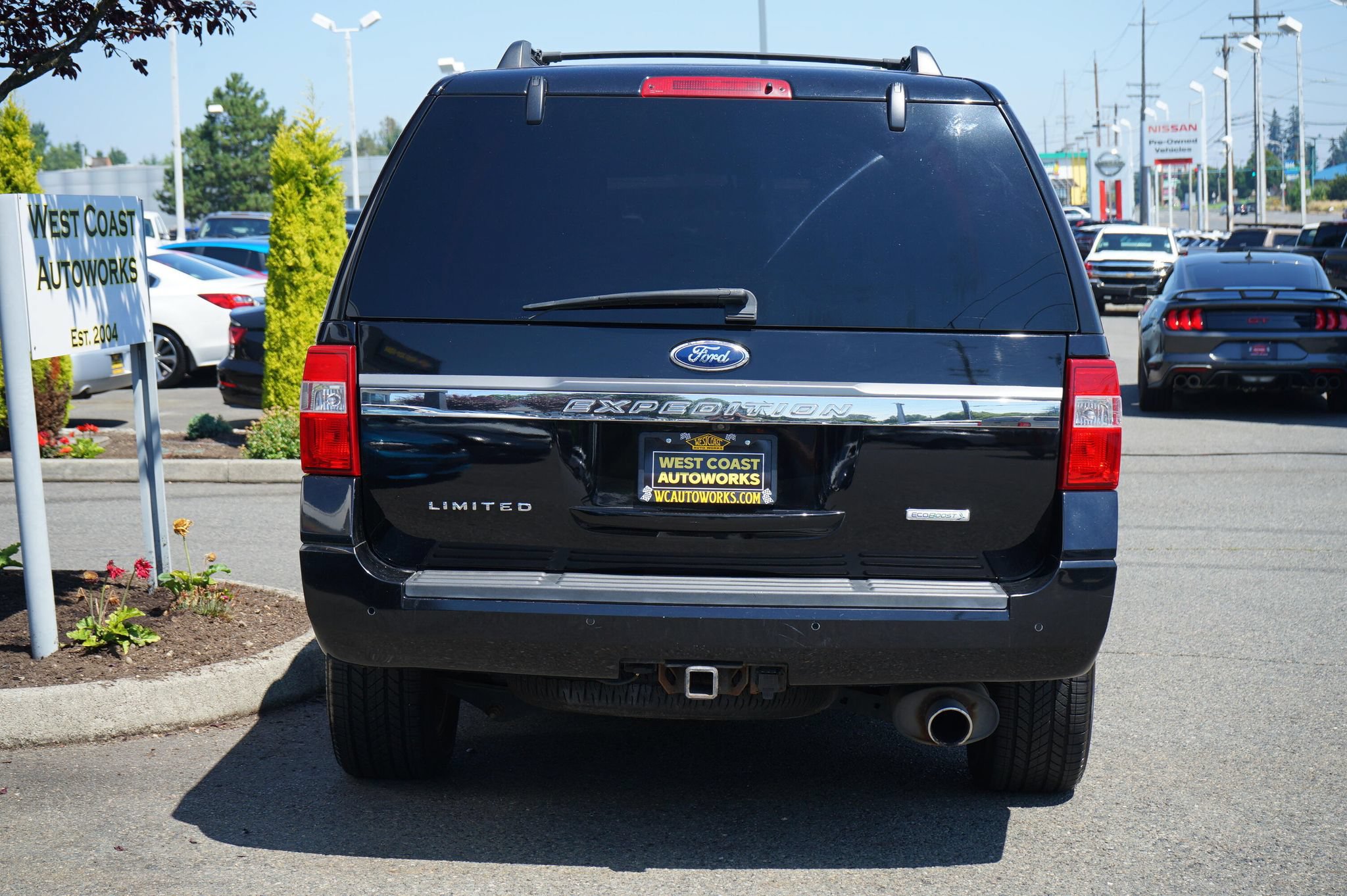 Used 2016 Ford Expedition Limited AWD/4WD image 4