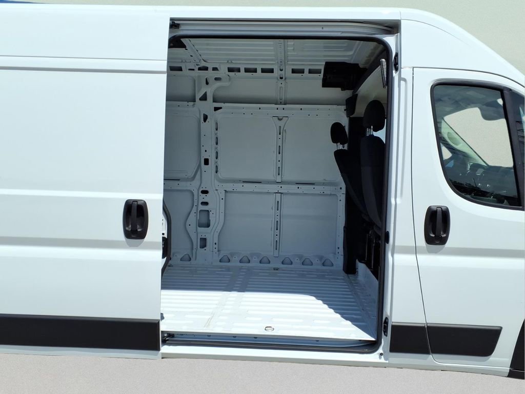 New 2026 RAM ProMaster 2500 w/ Convenience Group image 5