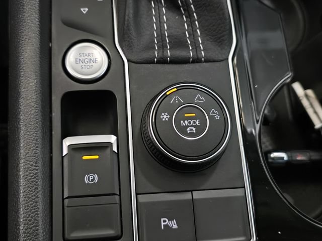 Used 2022 Volkswagen Atlas SEL AWD/4WD image 32