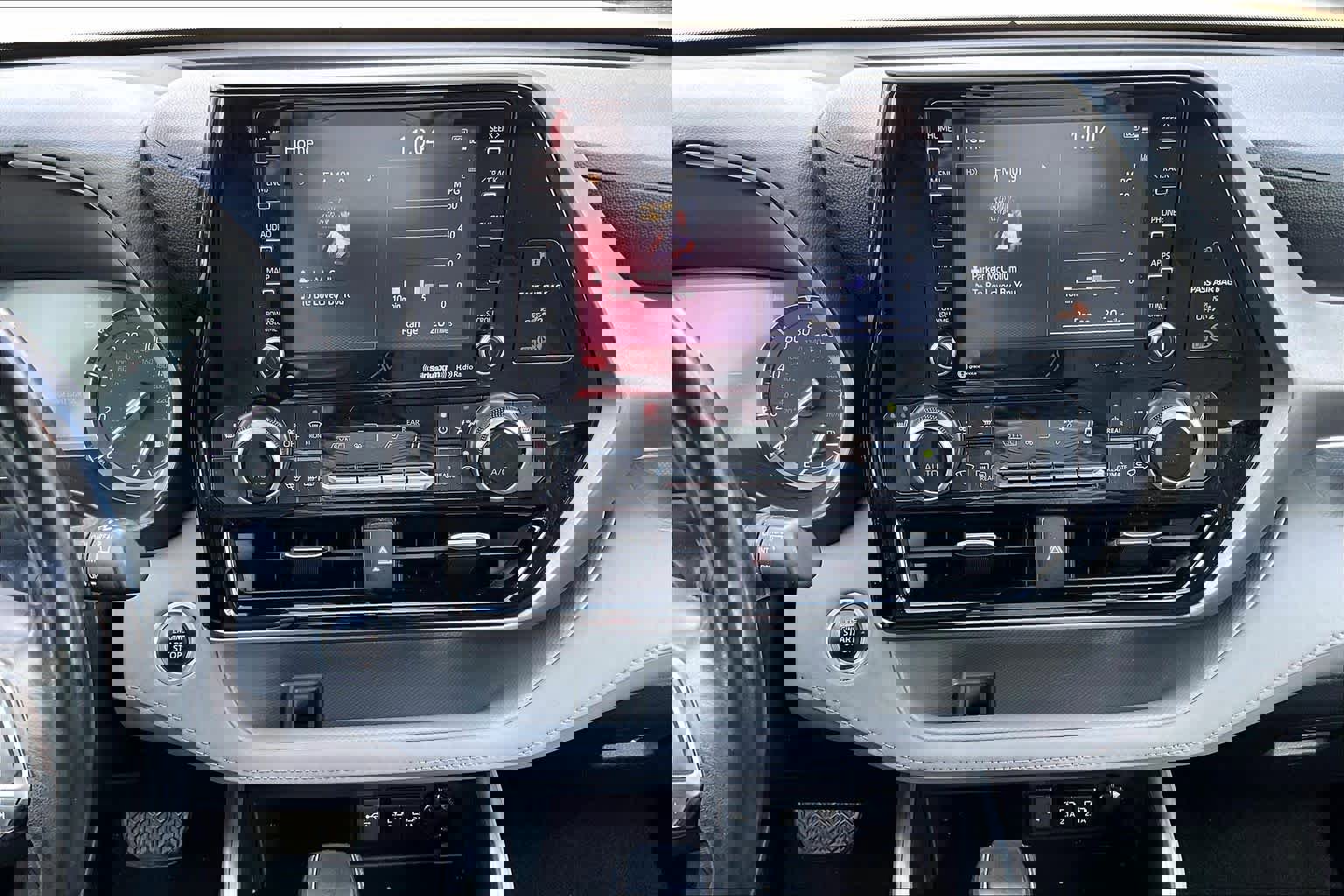 Used 2020 Toyota Highlander XLE AWD/4WD image 7