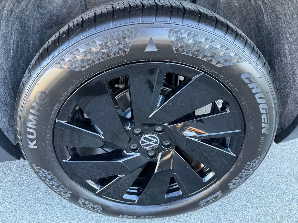 New 2026 Volkswagen Atlas Cross Sport SE image 13