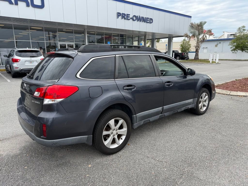 Used 2013 Subaru Outback 2.5i Limited AWD/4WD image 3