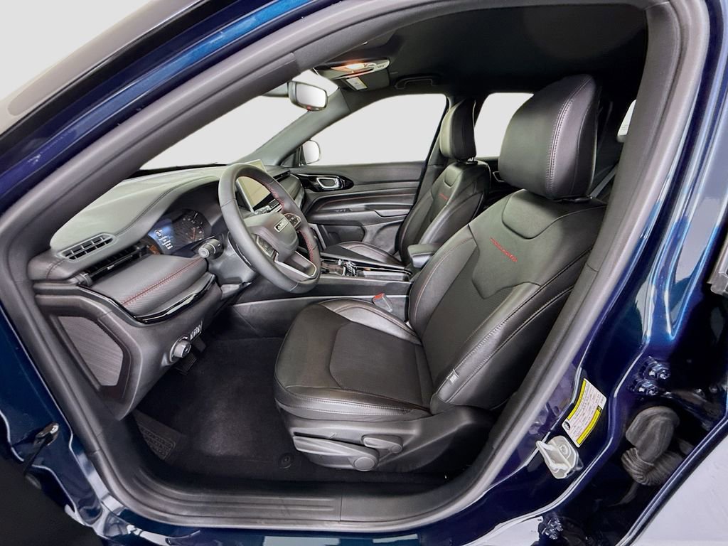 Used 2024 Jeep Compass Trailhawk AWD/4WD image 19