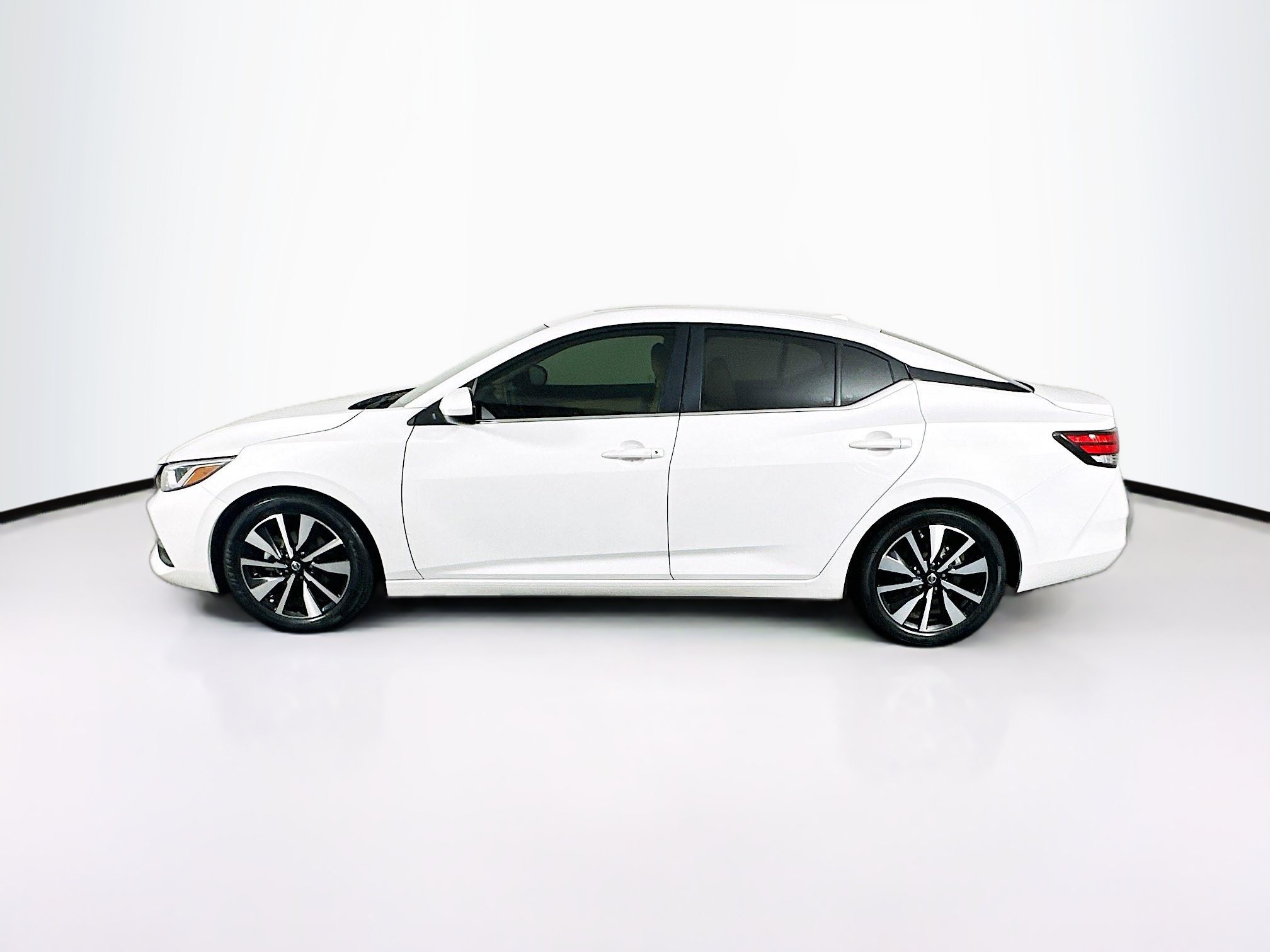 Used 2023 Nissan Sentra SV w/ SV Premium Package FWD image 4