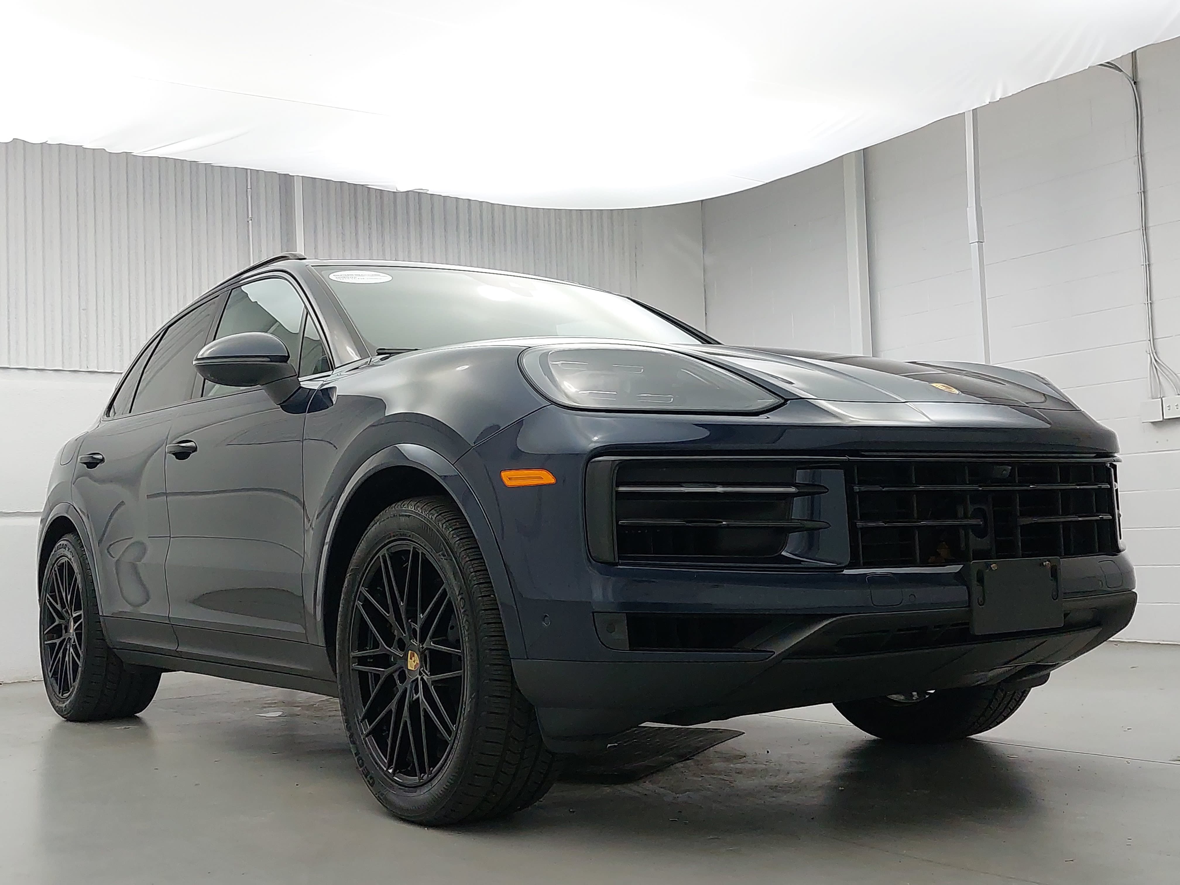 Certified 2024 Porsche Cayenne w/ Premium Package Plus (PFM) AWD/4WD image 9