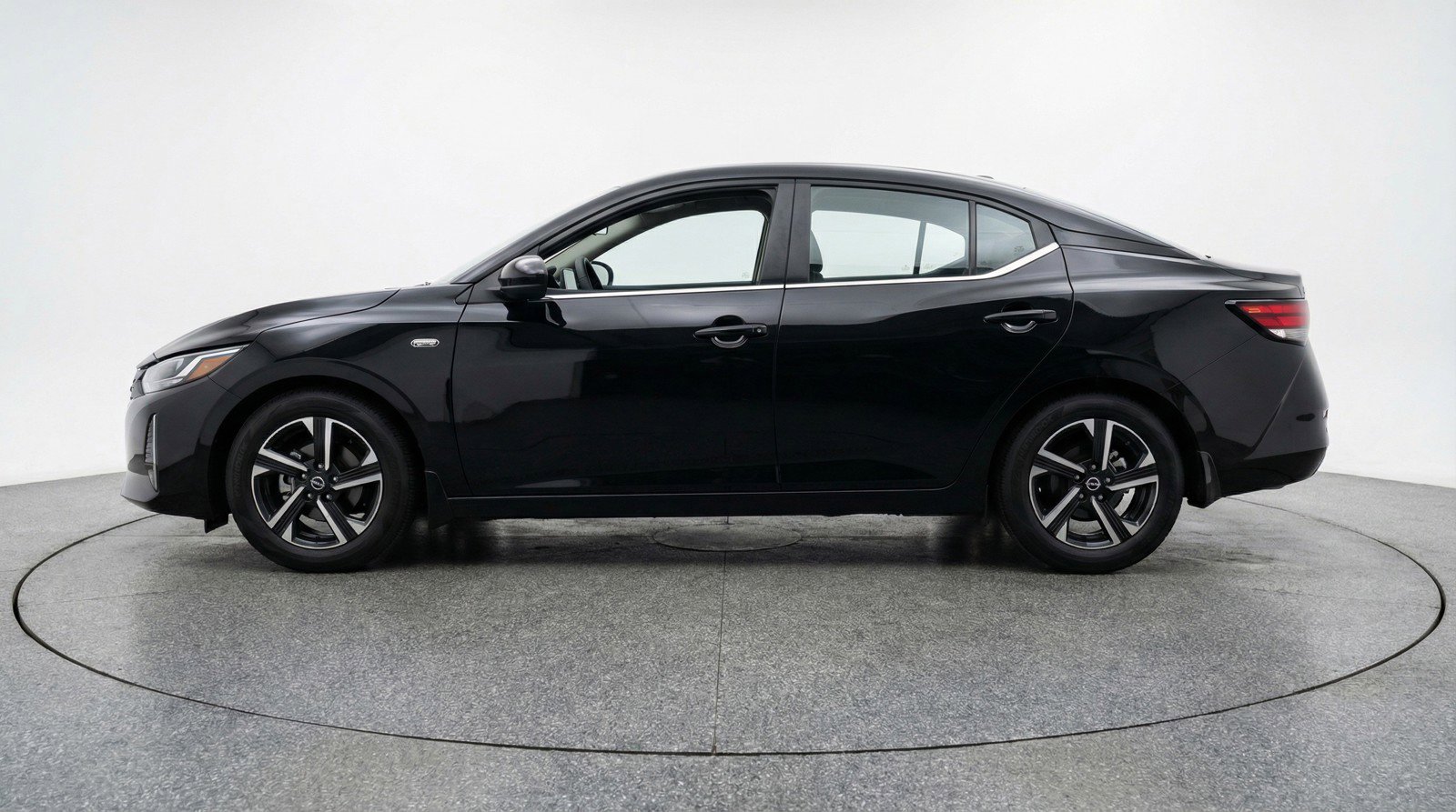 Used 2025 Nissan Sentra SV image 5