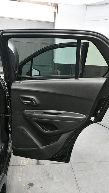 Used 2020 Chevrolet Trax LT w/ LT Convenience Package FWD image 14
