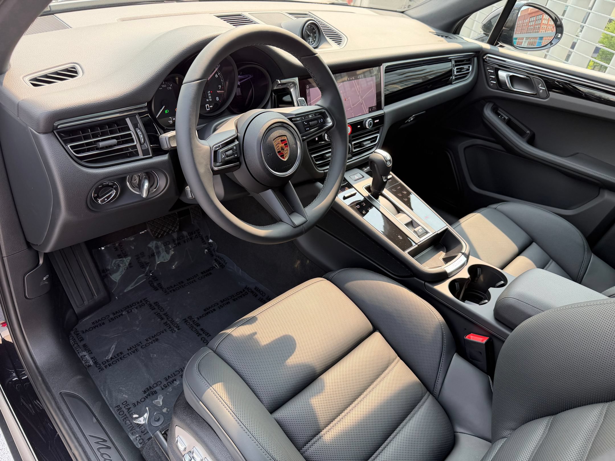 Used 2026 Porsche Macan AWD/4WD image 4