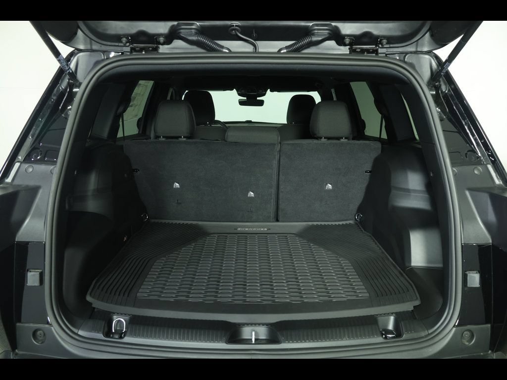 New 2026 Jeep Cherokee Laredo AWD/4WD image 14