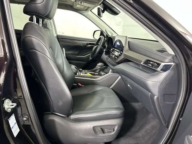 Used 2020 Toyota Highlander Limited image 28