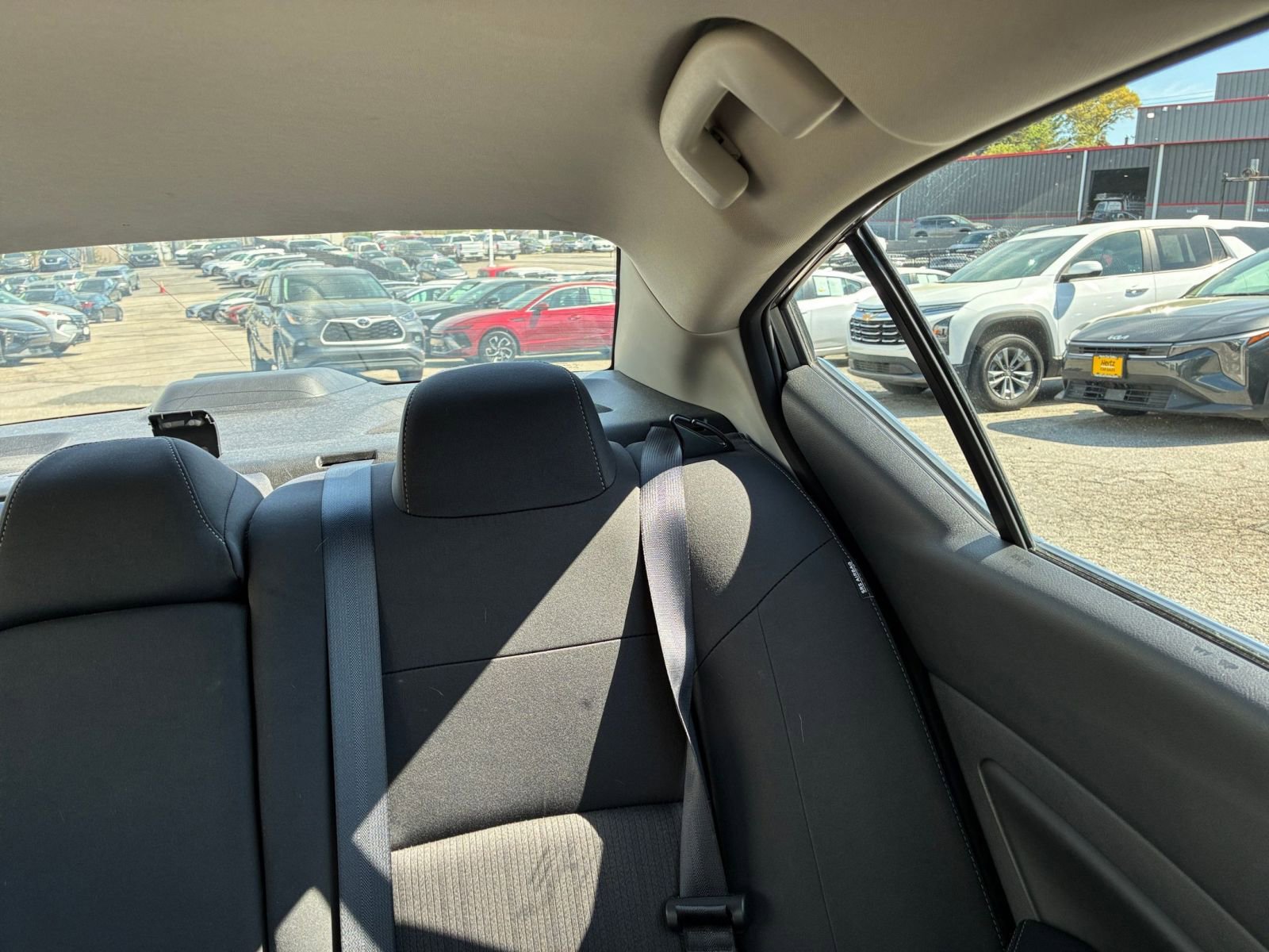 Used 2025 Nissan Altima 2.5 SV FWD image 37