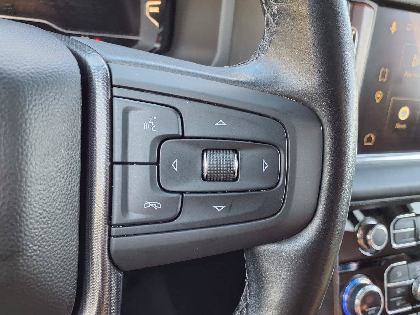 Used 2023 GMC Yukon XL Denali Ultimate AWD/4WD image 15