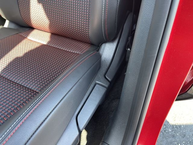 New 2025 Nissan Kicks SR image 16