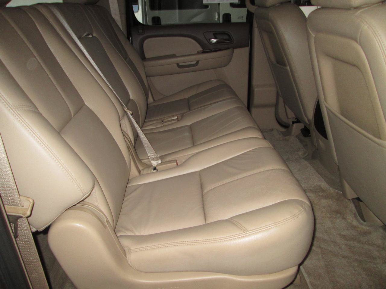 Used 2012 Chevrolet Suburban LT AWD/4WD image 32