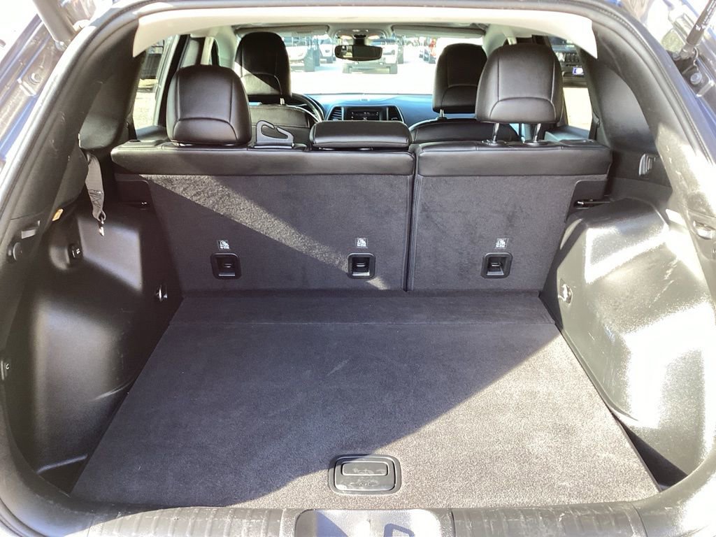 Used 2019 Jeep Cherokee Latitude Plus image 10