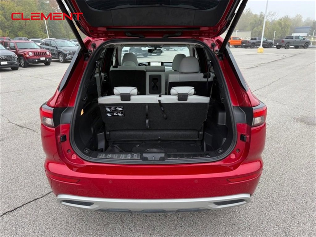 Used 2024 Mitsubishi Outlander SEL image 6