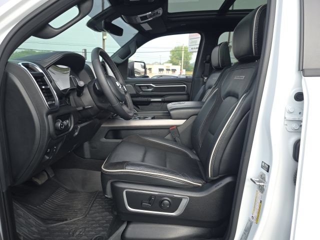 Used 2025 RAM 1500 Laramie AWD/4WD image 15