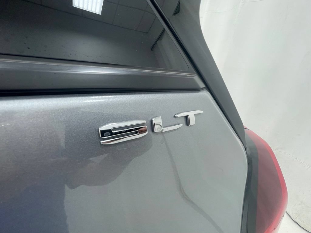 Used 2024 GMC Terrain SLT AWD/4WD image 11