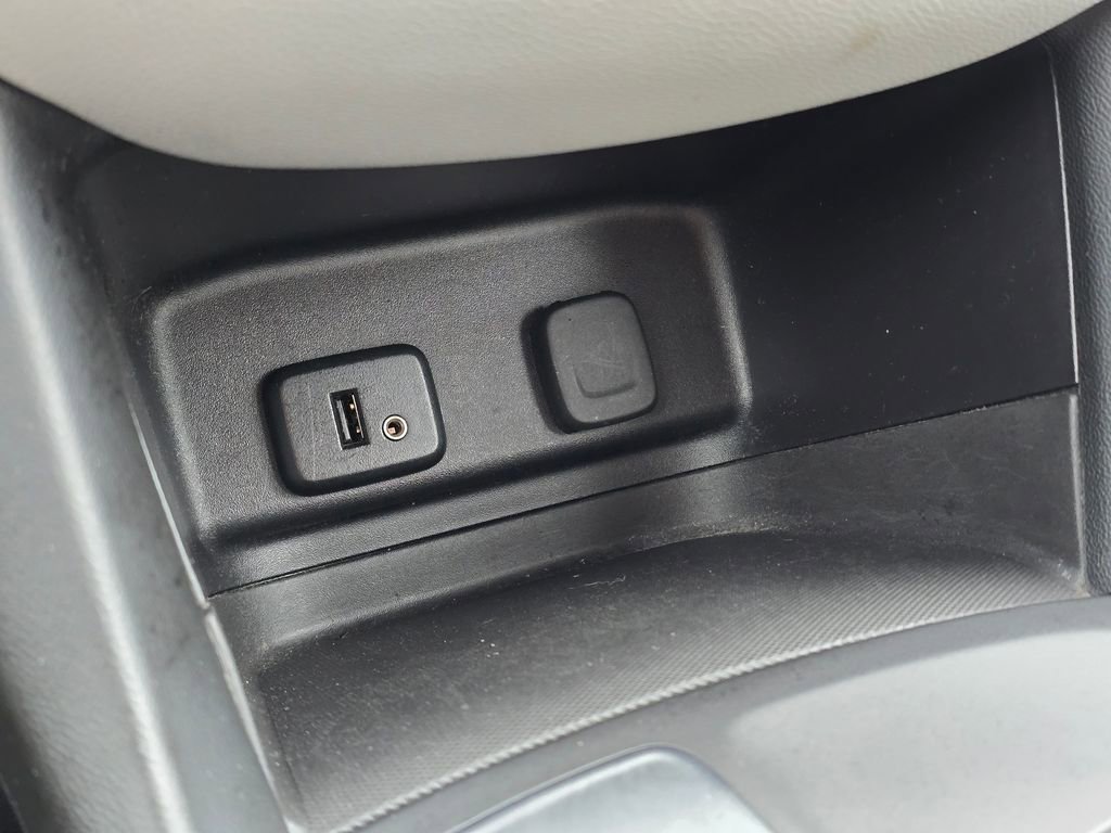 Used 2018 Chevrolet Equinox LS image 31