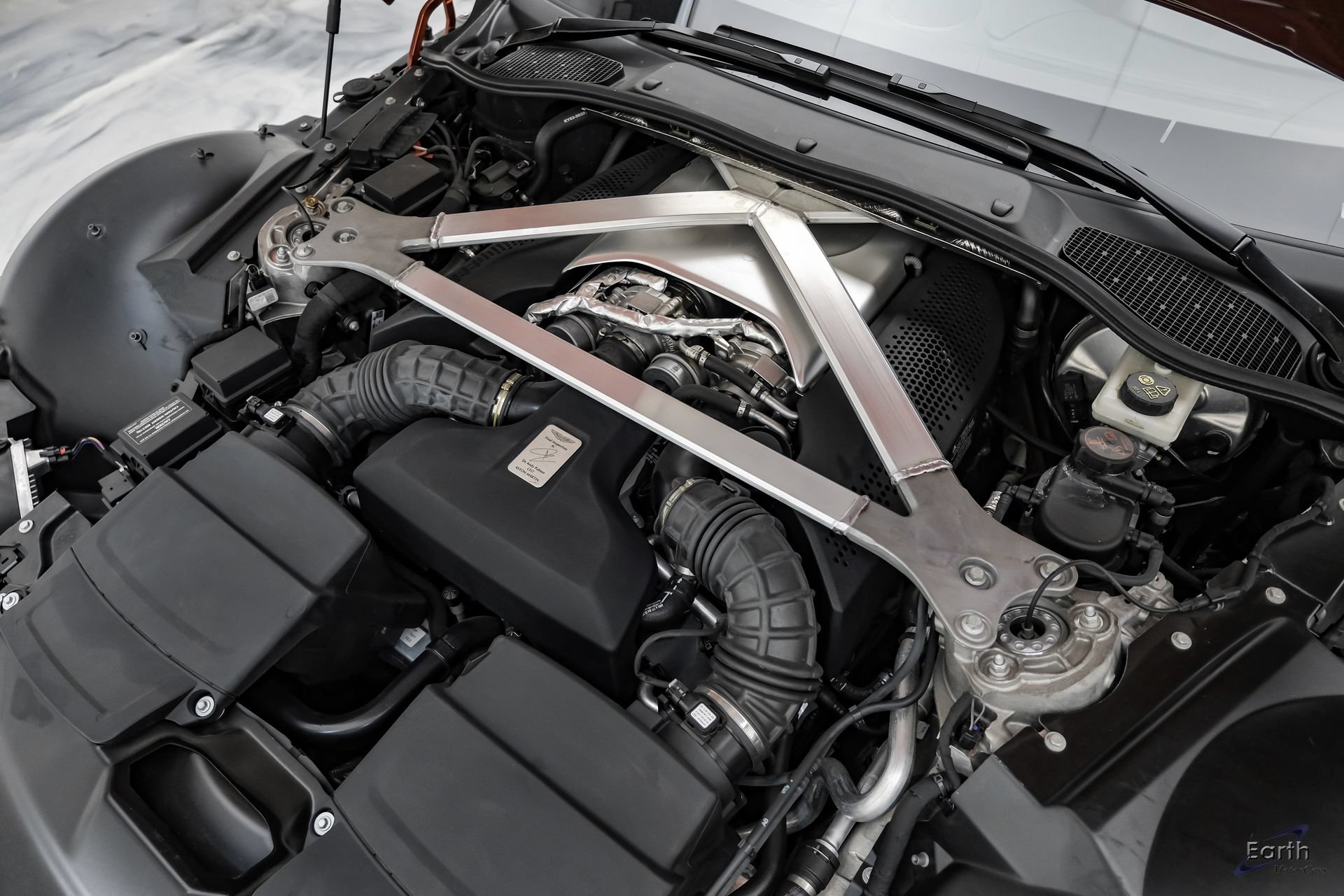 Used 2019 Aston Martin V8 Vantage Coupe RWD image 96
