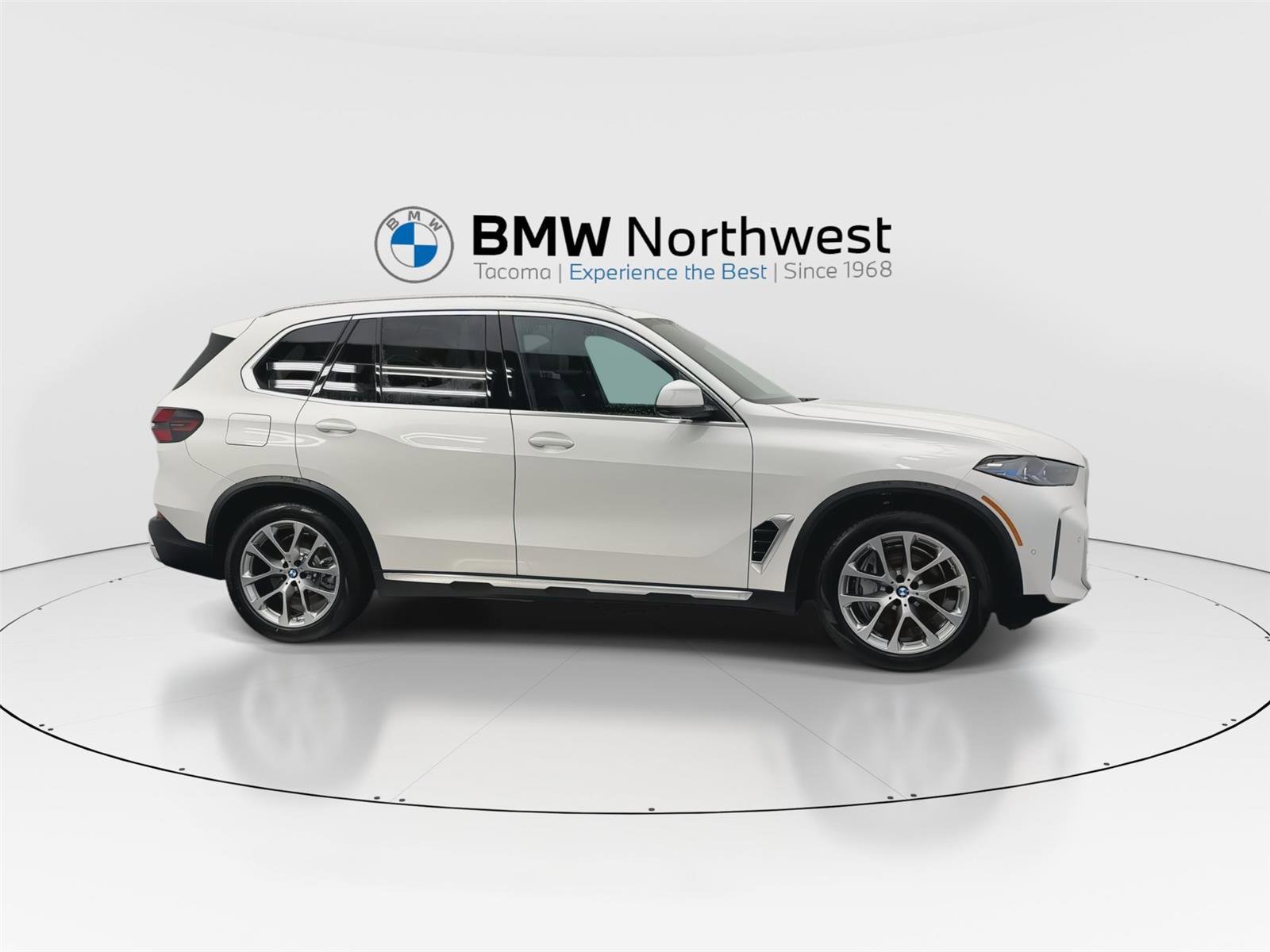New 2026 BMW X5 xDrive50e w/ Climate Comfort Package image 5