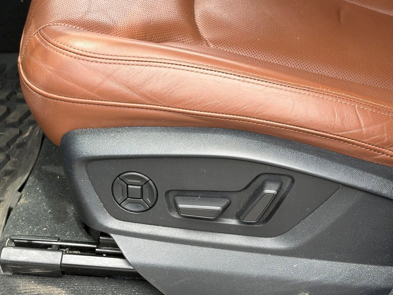 Used 2021 Audi Q8 Premium Plus AWD/4WD image 6