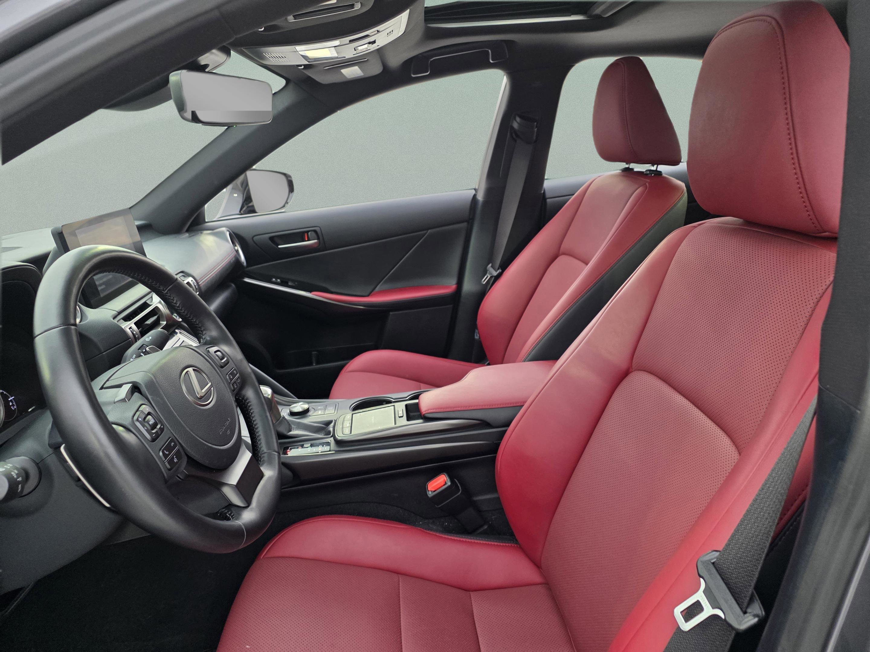 Certified 2021 Lexus IS 300 w/ Comfort Package image 11