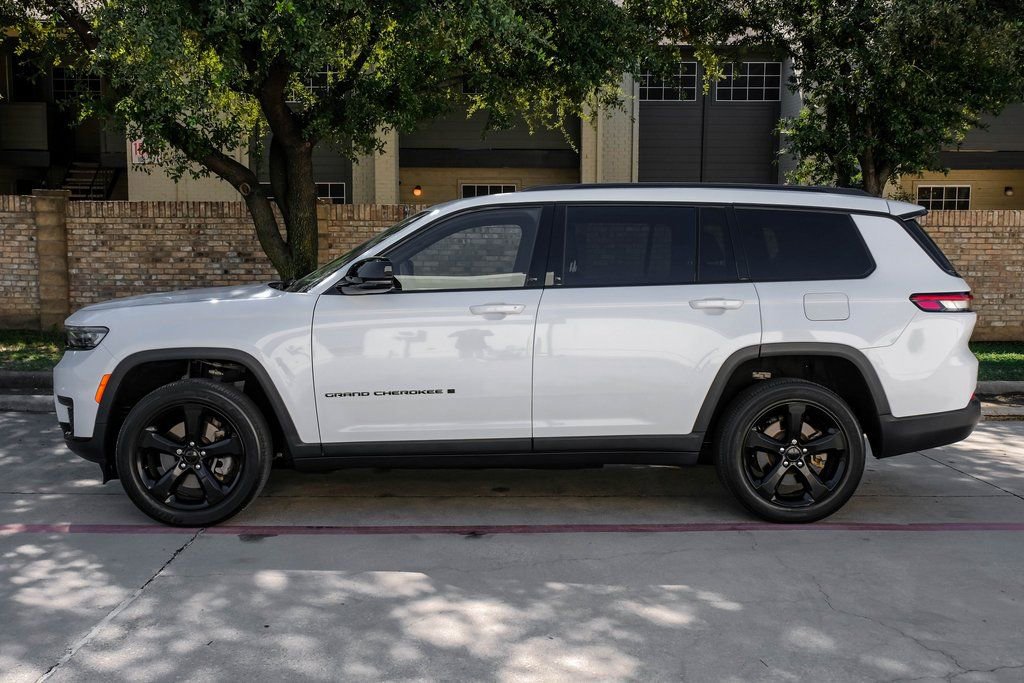 Used 2023 Jeep Grand Cherokee L Laredo image 21