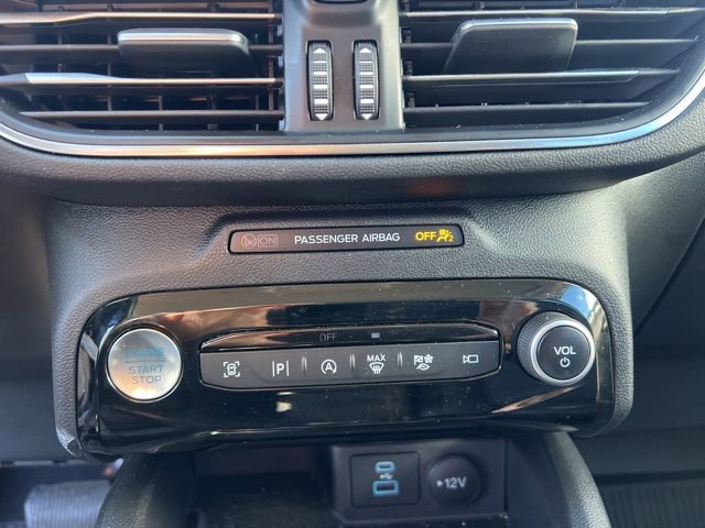 Used 2023 Ford Escape Platinum AWD/4WD image 29