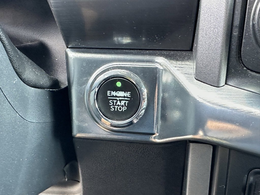 Used 2022 Ford F150 Lariat w/ Max Trailer Tow Package image 31