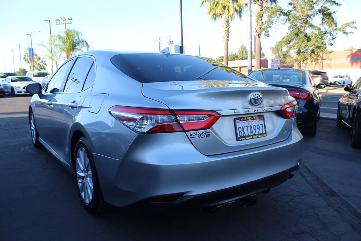 Used 2020 Toyota Camry LE FWD image 5