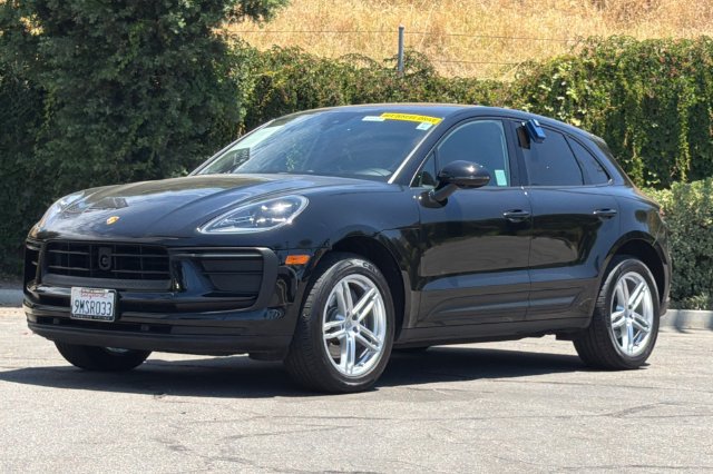 Used 2024 Porsche Macan AWD/4WD image 8